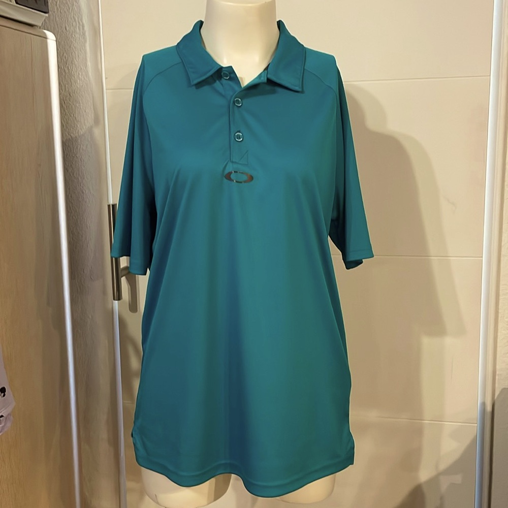 Oakley Women’s Aqua Short Sleeve Dri-Fit Golf Shirt, Small Petite, regular fit
